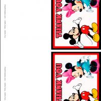 Mickey Kiss Minnie